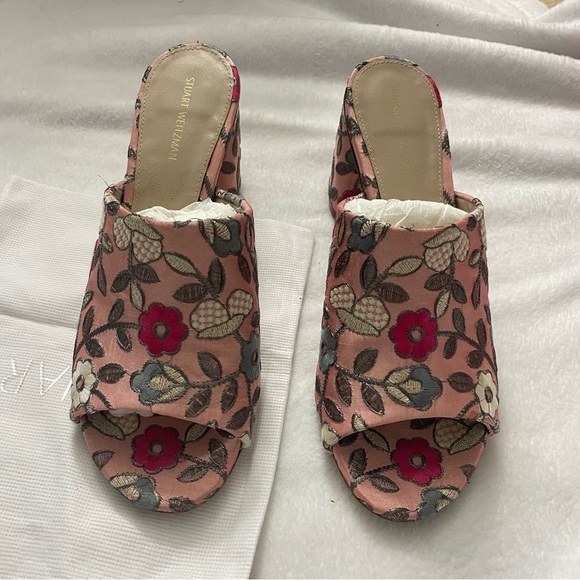 Stuart Weitzman Floral Embroidered Pumps - Picture 5 of 8